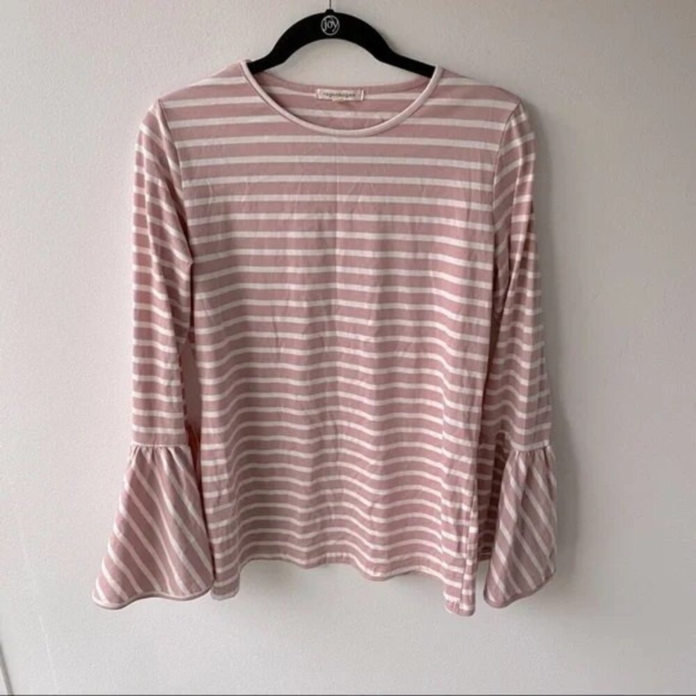 regenbogen pink and white bell sleeve top size medium